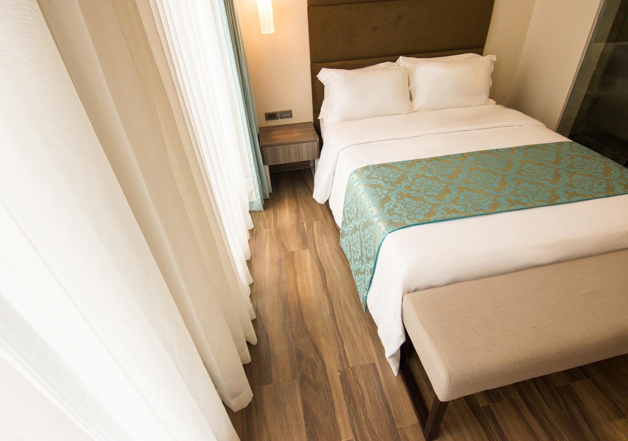 Goldberry Lite Hotel Илоило Экстерьер фото