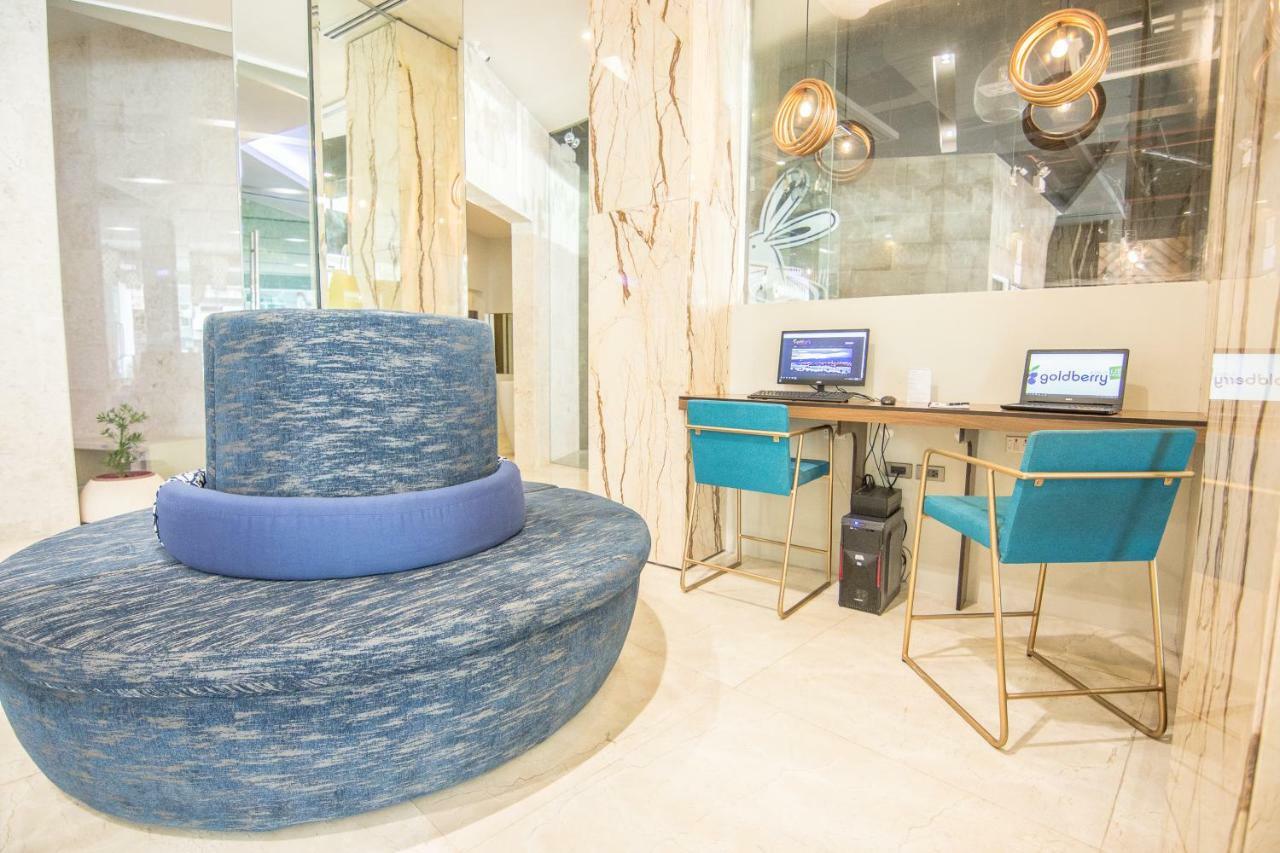 Goldberry Lite Hotel Илоило Экстерьер фото