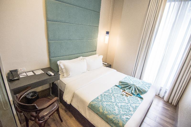 Goldberry Lite Hotel Илоило Экстерьер фото