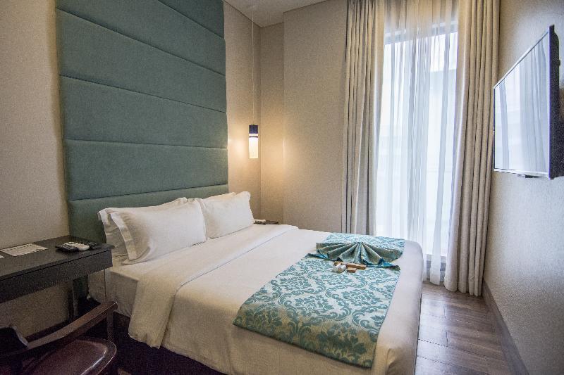 Goldberry Lite Hotel Илоило Экстерьер фото