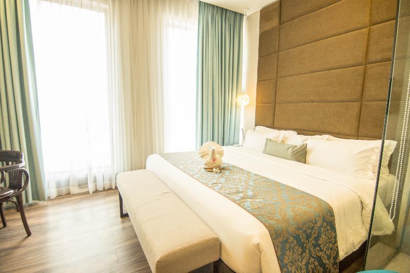 Goldberry Lite Hotel Илоило Экстерьер фото