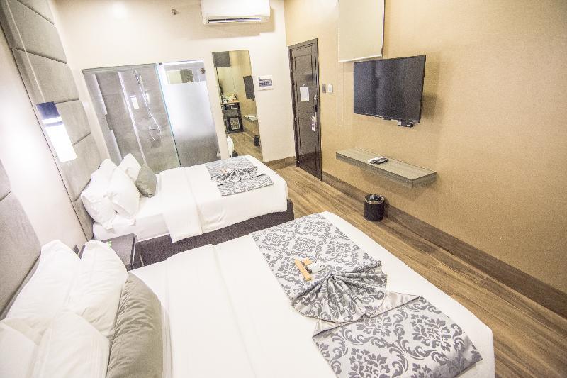 Goldberry Lite Hotel Илоило Экстерьер фото