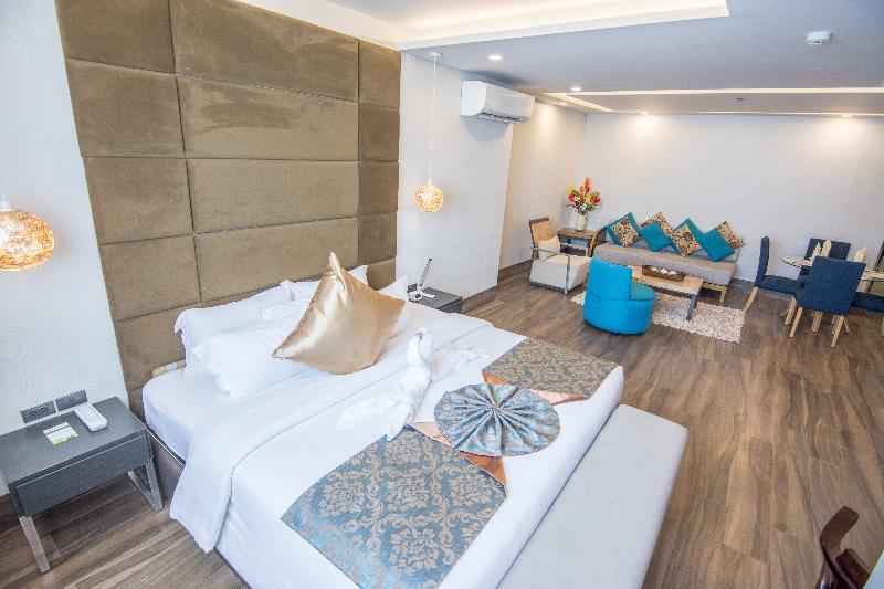 Goldberry Lite Hotel Илоило Экстерьер фото